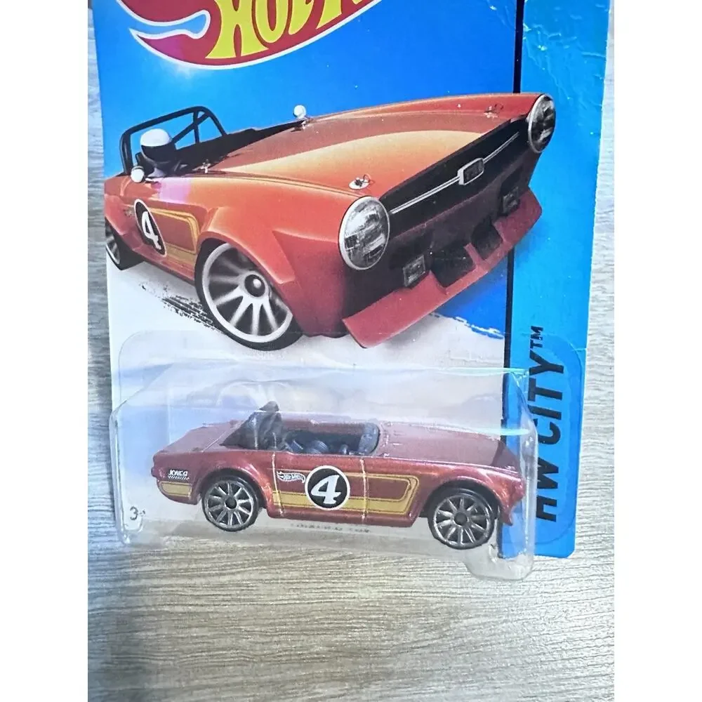 Hot Wheels Mission Madness HW City Triumph TR6 Kroger Exclusive Orange New H89